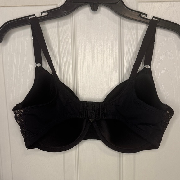 EUC Black, White & Cream 3 Piece Bra Set - Picture 6 of 12